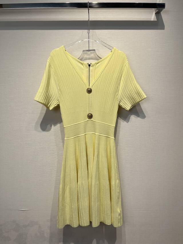 2025新款 B家金扣V领 A摆连衣裙 Size: S- L