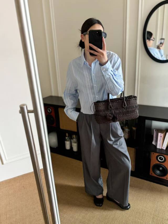 上新 As翻领拼接蕾丝短款衬衫 一整个爱住～好穿显瘦又百搭，闭眼入 ！！Sml