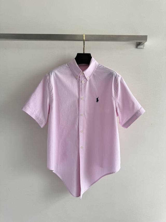 Ralph Laur* 新款衬衣 纯棉材质舒适透气 胸前小马标刺绣细节感满满的 纯色干净利落 随性的廓形设计轻松藏住小肚腩 下摆可绑带设计 显休闲风格随性自在舒