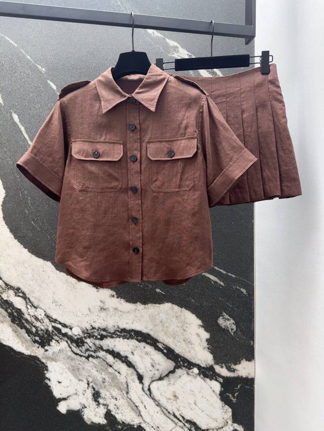 Lp20Ss 春夏新品高级焦糖棕色亚麻套装 翻领双口袋衬衫搭配百褶半裙 一套上身减龄学院风 3D立体版型复古优雅100%进口亚麻清爽透气又舒适 演绎慵懒随性的高
