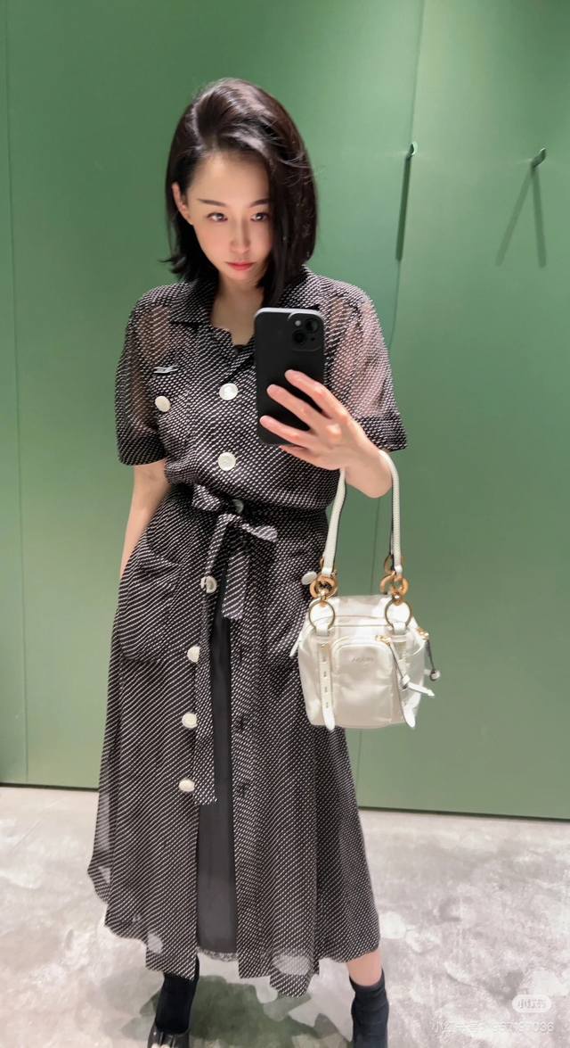 Prad*2025新品真丝波点两件套腰带长裙 原版开发 高版出品，真丝材质 质感光泽 养肤舒适 钮扣设计连衣裙剪裁 内里吊带打底两件套版型 外裙通体满印黑白相间