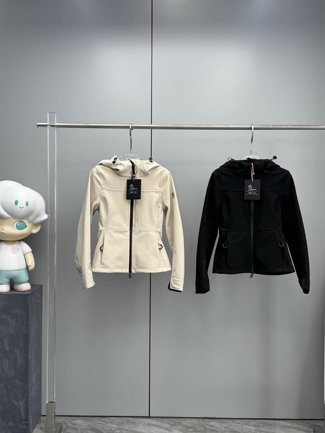货号0 11 新品Moncler蒙口 Zumeles 女士外套24新款软壳修身连帽户外夹克 户外探险的终极装备，保暖+科技+颜值全在线！女装春秋装夹克M收腰 抓