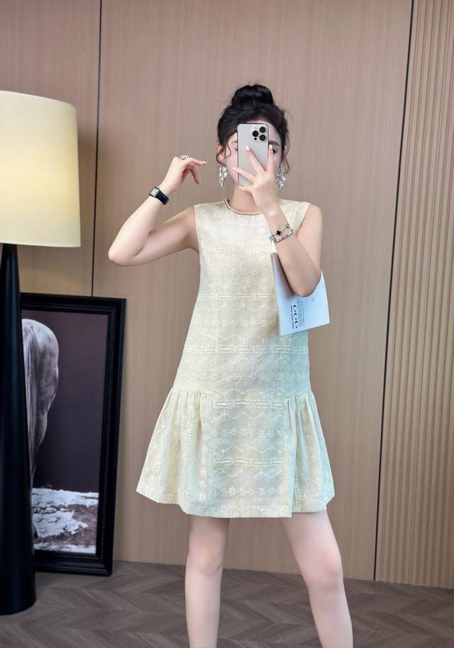 连衣裙 2670夏装 新款 爆款推荐 原创设计师款 重工绣花+炒色定制面料 市场上最爆款面料 最新流行元素 超级美款 年轻款 店里主推款式 定制款 大爆款 颜色