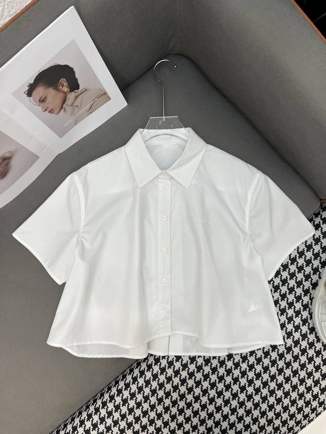 Loew* 25Ss新款短袖衬衫 Logo绣花装饰 宽松版型 时尚大方 单色三码Sml