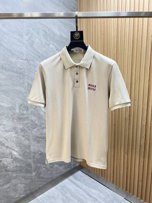 Miumiu 2025年春夏新品上新 三标齐全 翻领短袖Polo衫 好货不用过多介绍 看细节 专柜码数：M-Xxxl 175 140建议L，