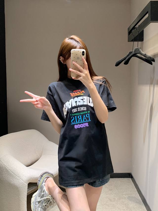 Balenciag* 25Fw早秋新款 重工刺绣印花圆领短袖T恤丨独家高版出品！定制高品质洗水针织面料、前胸字母Logo刺绣、搭配彩色图案印花、针织罗纹衣领、宽