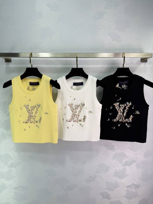 Lou*25新款圆领针织背心 中间经典品牌Logo图案设计 简约又大牌 上身时尚又百搭 3色3码Sml。T226B