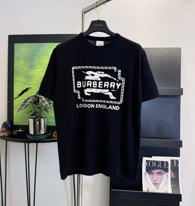 特 不退换黑色款号：D245白色D246 纯原臻品 全网最高版本 Burberry 巴宝莉25Ss春夏新款 战马针织短袖 轻奢主义 男女日常通勤穿搭必备单品 正