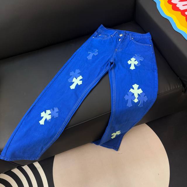 款号：D254 Chrome Hearts Ch克罗心范冰冰亲弟弟范丞丞同款牛仔裤 散发着不羁的个性和独特的魅力。每一处磨损和破洞都是精心设计，呈现出一种独特的