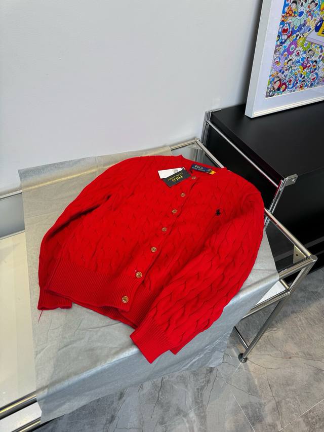 款号：L05 红色 只有Xs S Ralph Lauren 拉夫劳伦Rl胸前经典战马Logo刺绣绞花纹麻花纽绳圆领长袖排扣针织毛衣开衫外套 颜色： Size：X