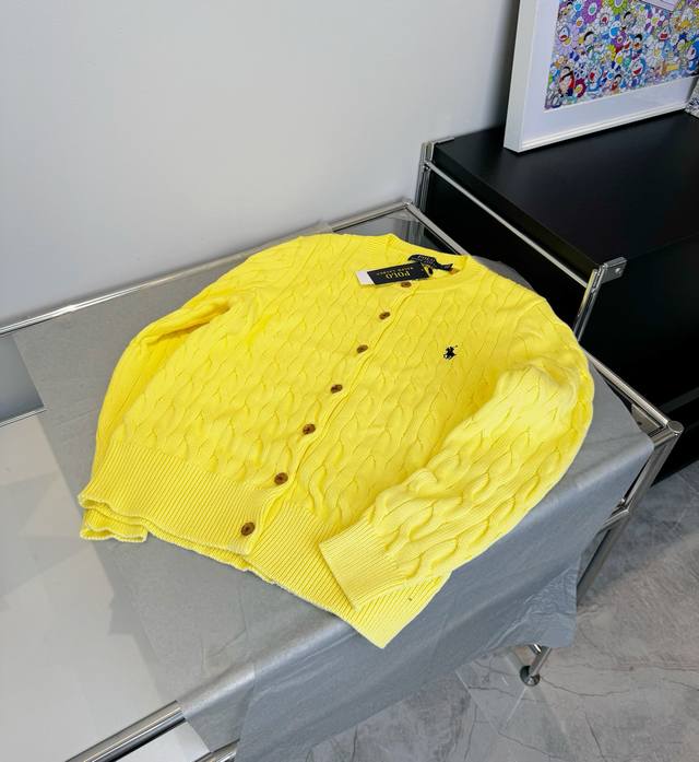款号：L05 柠檬黄 Ralph Lauren 拉夫劳伦Rl胸前经典战马Logo刺绣绞花纹麻花纽绳圆领长袖排扣针织毛衣开衫外套 颜色： Size：Xs S M