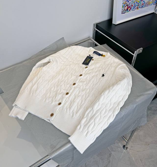 款号：L05 白色 Ralph Lauren 拉夫劳伦Rl胸前经典战马Logo刺绣绞花纹麻花纽绳圆领长袖排扣针织毛衣开衫外套 颜色： Size：Xs S M L