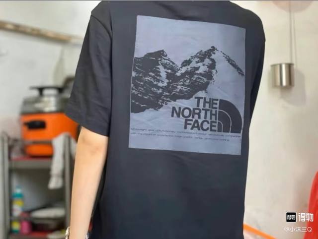 220#The North Face北面高品质短袖，260克双纱面料，现货可报，宽松版型，最大穿到220斤都行，码数Mlxlxxl，颜色：白色，黑色