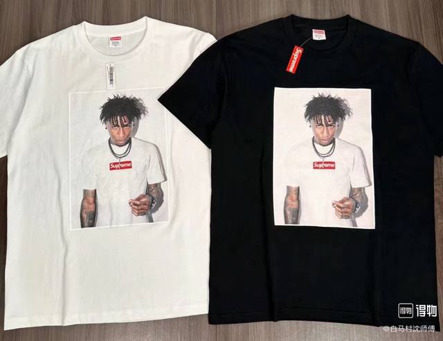 878款Supreme Fw23 秋冬系列 Week1 Nba Youngboy Tee 人物印花圆领套头短袖T恤 男女同款 码数Smlxl 黑色白色