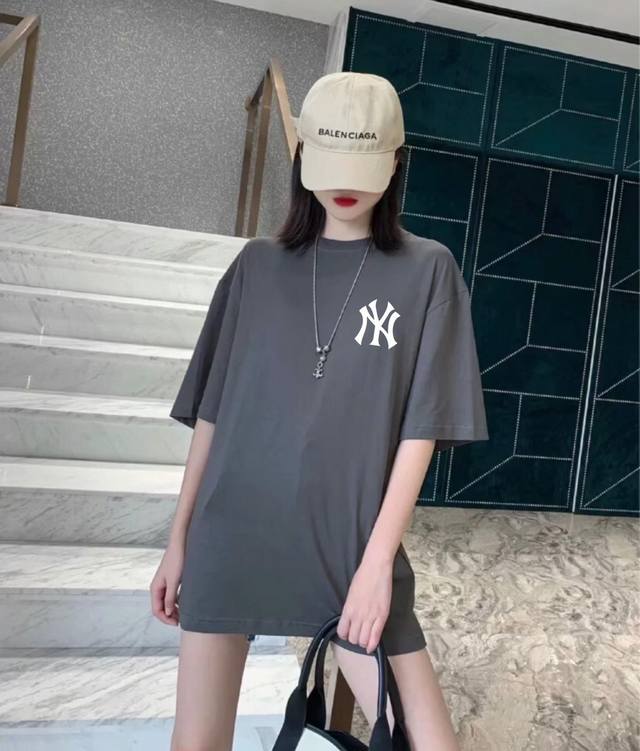 款号A325# Mlb Yankees-Ny地球家园圆领短袖半袖T恤 面料采用230精梳纯面料 双线二本针压线 久洗不变形 原版定制三标 高端进口印花 随意水洗