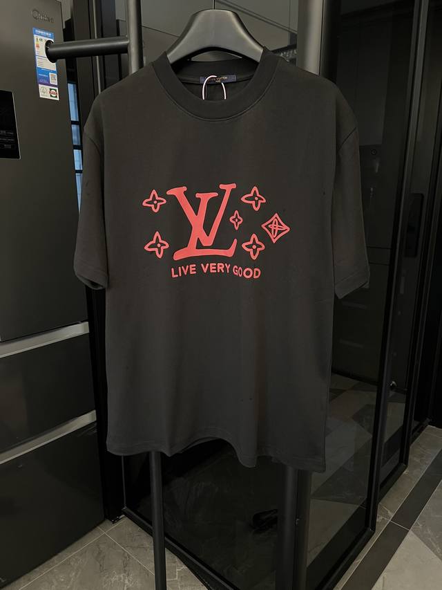 隔天 Louis Vuitton 路易威登 25Ss 驴家趣味老花字母印花短袖 黑 重磅克重260G纯棉双纱面料 螺纹定织定染通肩拉条工艺增加衣物清洗寿命 触感
