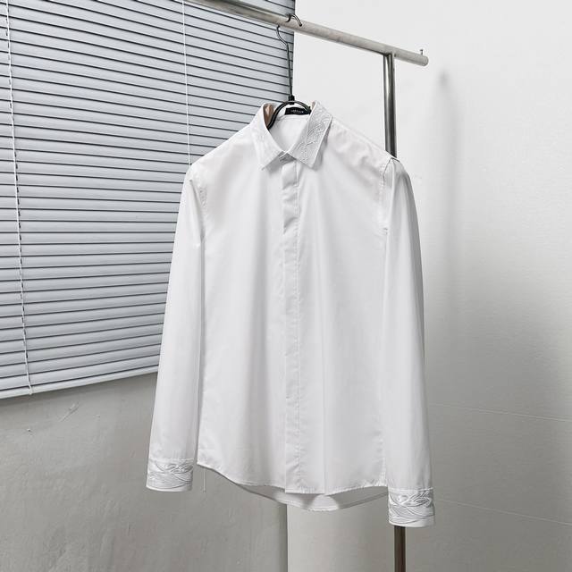 Vers* 范思哲 领子袖口同色巴洛克刺绣衬衫 码数：M-3Xl 颜色：黑 白