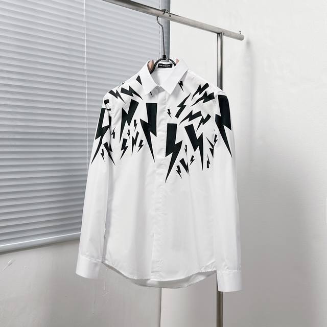 Neil Barre* 尼奥贝.奈特 经典闪电印花衬衫 码数：M-3Xl 颜色：黑 白