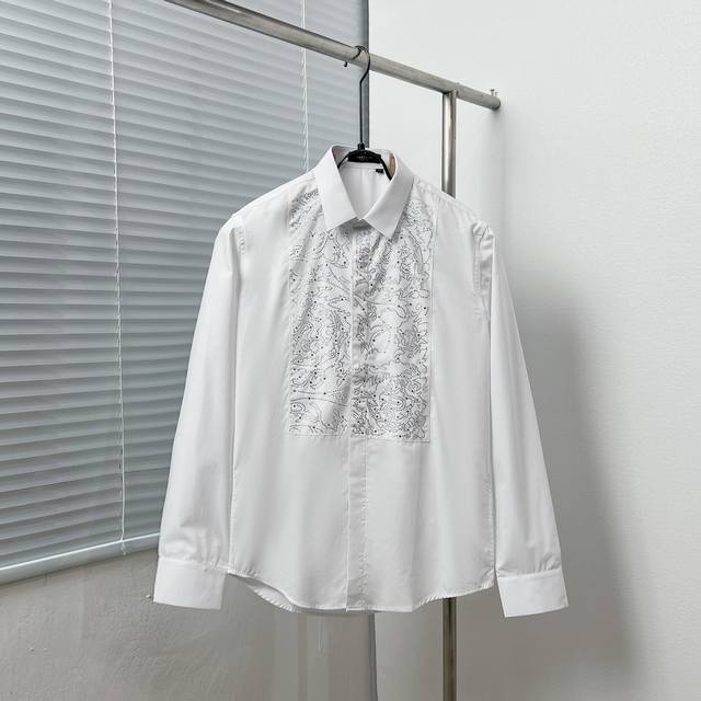 Vers* 范思哲 胸前拼接花卉烫钻衬衫 码数：M-3Xl