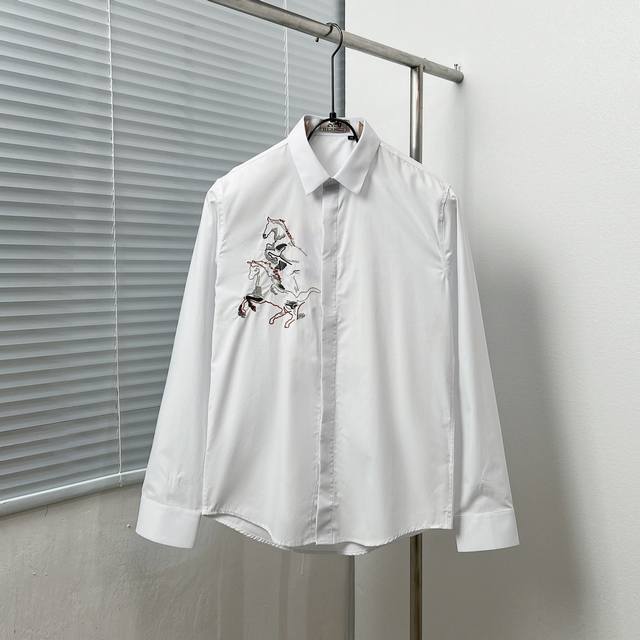 Herme* 爱马* 胸前骏马刺绣衬衫 码数：M-3Xl 颜色：黑 白