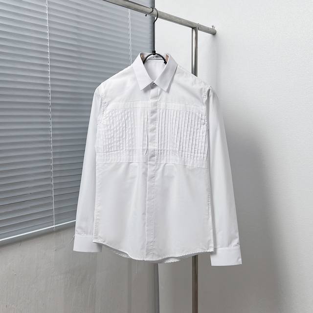 Givench* 纪梵希 前幅百叶褶设计衬衫 码数：M-3Xl 颜色：黑 白