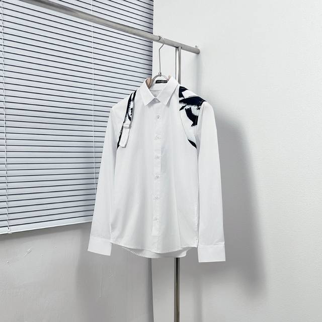 Alexander Mcquee* 亚历山大 麦昆 迷彩撞色肩带设计衬衫 码数：M-3Xl 颜色：黑 白