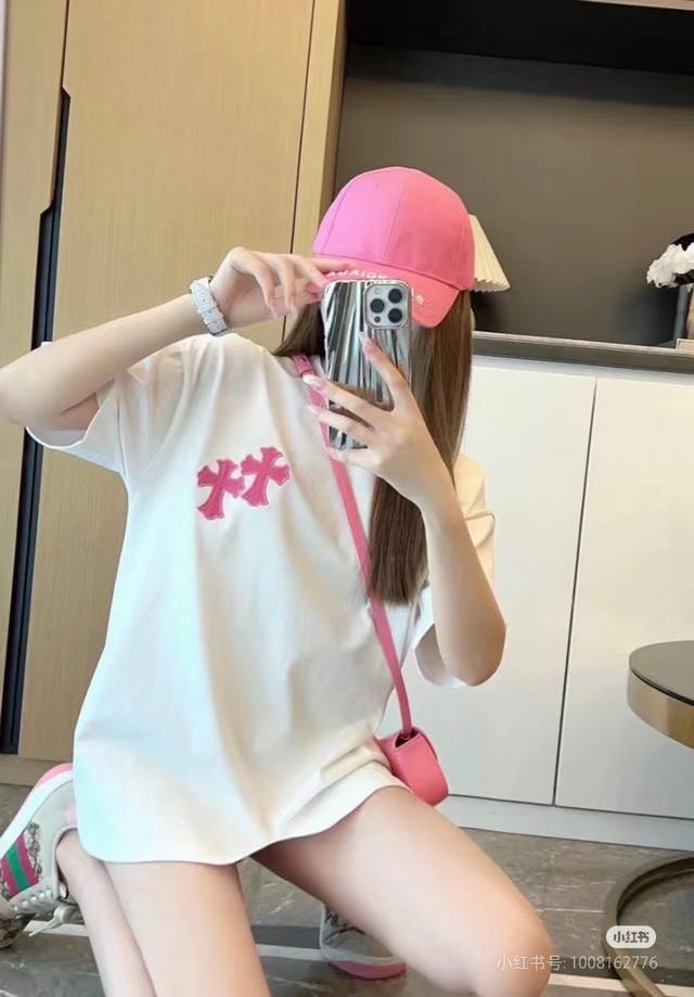 款号：8810款 颜色：黑，白，粉 Ch克罗心2025Ss春夏新款纯棉280G双纱纯棉男女同款短袖 不需要所谓烂大街的华丽文案 主打品质 - 面料经过高温缩水固