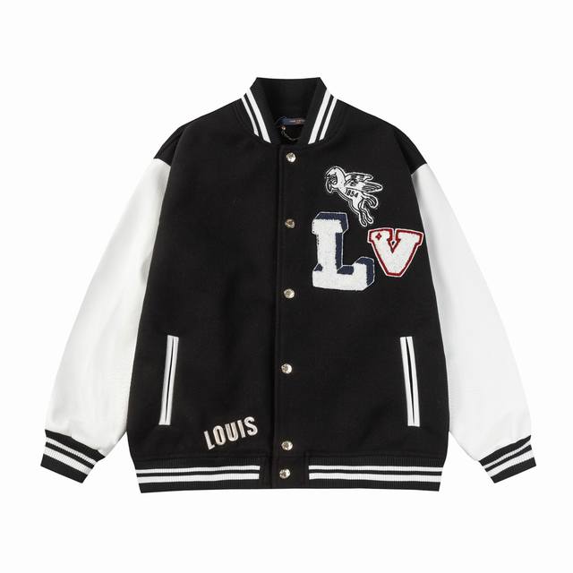 款号868 Lv Ss Summer Holidays毛巾绣棒球服采用700G绒毛尼料，手感更加舒适，搭配荔枝纹皮革手袖 -金色重工五金配件 一比一还原 M L