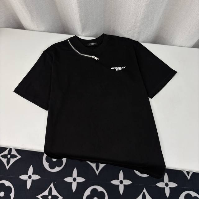 Givenchy 纪梵希 Logo压胶拼拉链重工艺圆领套头短袖 双纱纯棉300克 尺寸 Xs-L