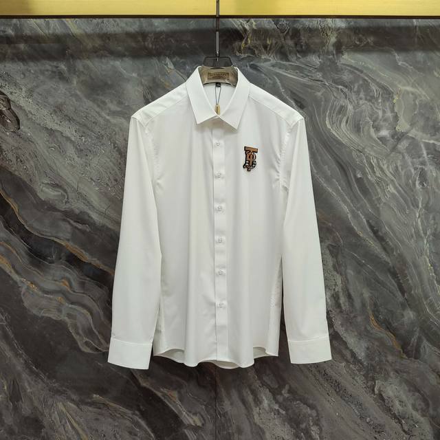 巴宝莉 Burberry 2025Ss新款长袖 衬衫 衬衣，高端版本！专柜定制面料 透气舒适度高，细节无可挑剔，品牌元素设计理念，体现高品质。手感细腻柔软！呈现