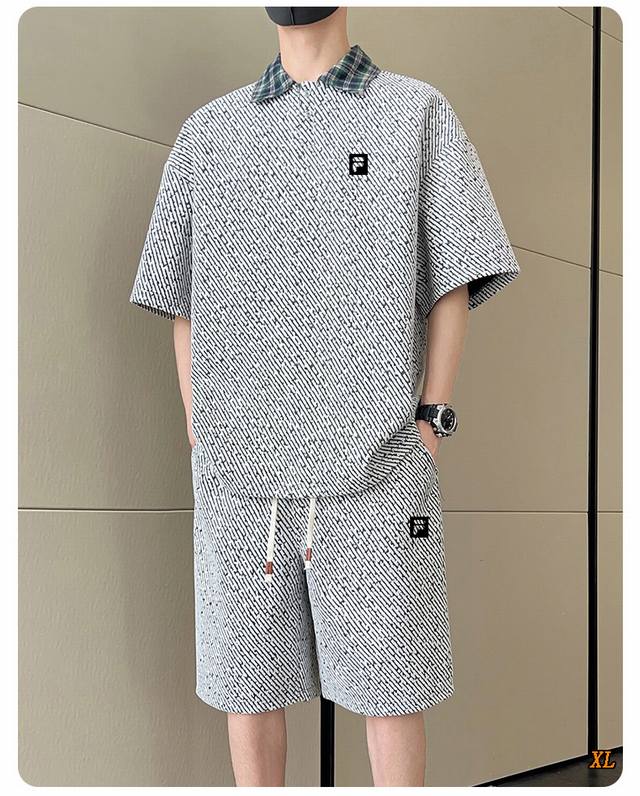 斐乐 独家实拍上新夏季高品质Polo衫休闲套装条纹短袖长裤休闲运动两件套，本季主打，货源充足，放心主推，高端品质，经典设计，做工出色，经典百搭，上身效果极佳