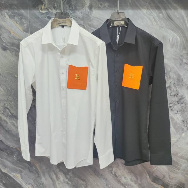 爱马仕 Hermes 2025Ss新款长袖 衬衫 衬衣，高端版本！专柜定制面料 透气舒适度高，细节无可挑剔，品牌元素设计理念，体现高品质。手感细腻柔软！呈现休闲