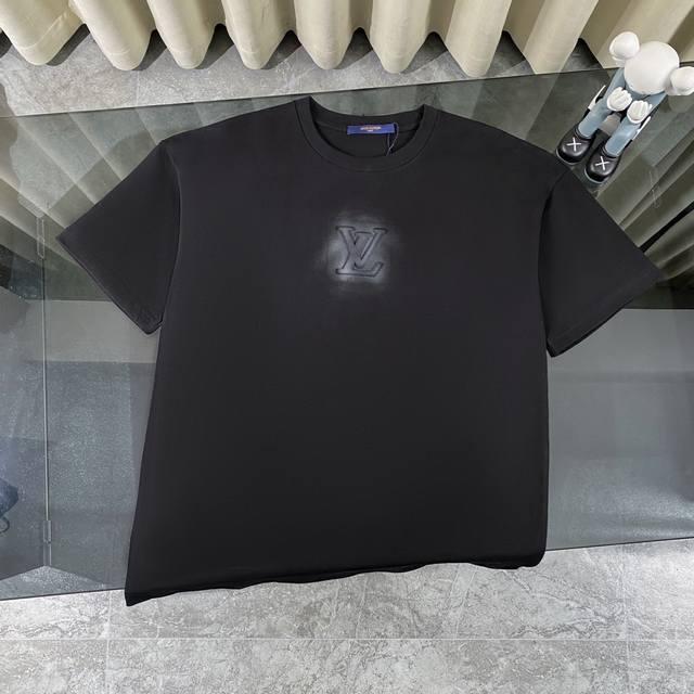 Louis Vuitton 路易威登Lv 2025夏季新款重工高品质老花浮雕喷墨圆领短袖T恤 面料采用320G %纯棉双纱面料 同缸定染特种加粗32支双股1X1