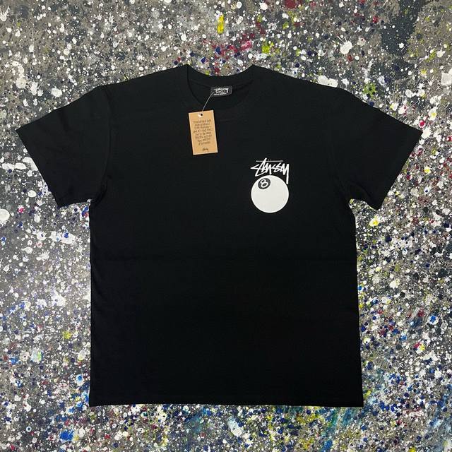 Stussy 斯图西台球黑八系列短袖半袖T恤 采用260G双纱100%新疆精梳纯棉面料 采用过肩拉条工艺，百洗不变形！ -采用高端印花，百洗不开裂！ 宽松版型，