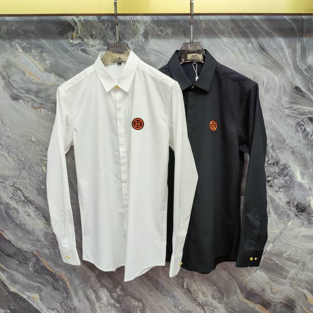 爱马仕 Hermes 2025Ss新款长袖 衬衫 衬衣，高端版本！专柜定制面料 透气舒适度高，细节无可挑剔，品牌元素设计理念，体现高品质。手感细腻柔软！呈现休闲