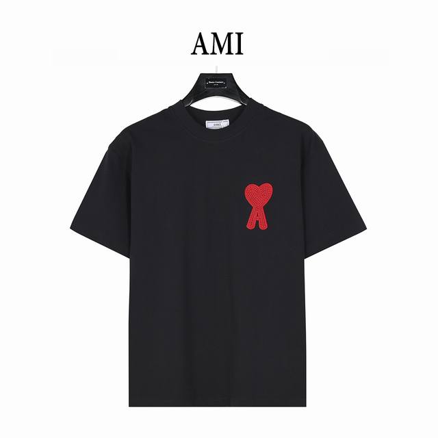 Ami 25Ss 立体编织爱心刺绣短袖T恤 春夏揉进了春风里，让优雅尽情绽放8拒绝平庸 清爽自然，经典再经典，超多明星博主的日常穿搭T恤， 低调百搭又具有品牌特