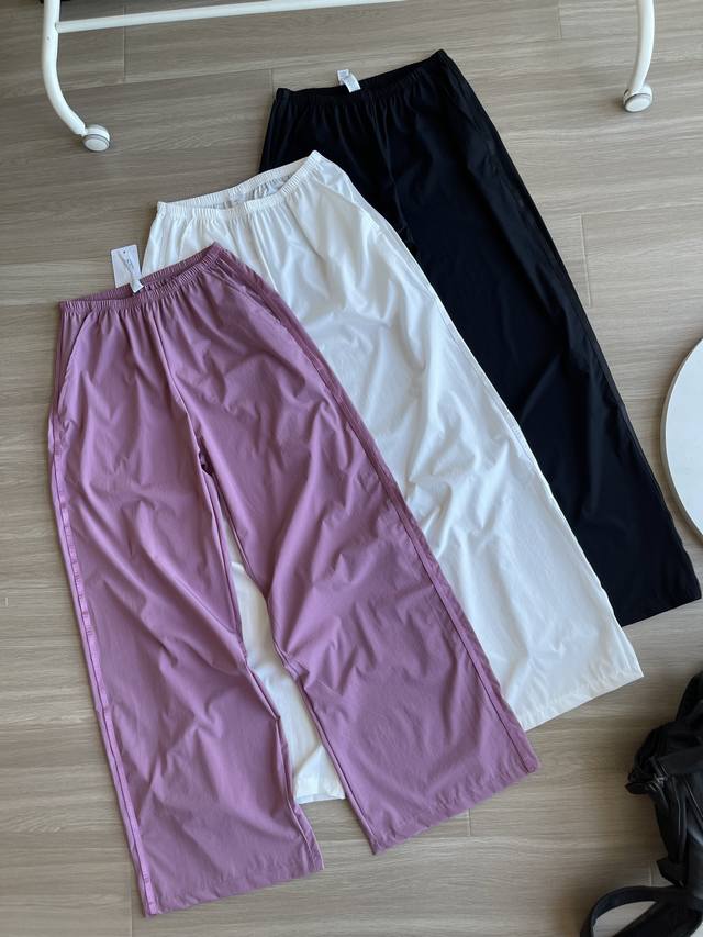 全自动拉腿遮肉不买真的会遗憾 Alo Breezy Wide Leg Pant超薄阔腿直筒裤 代购售价 0+软妹币！上身瞬间不一样！裸眼视觉比例炸裂！腿长两米既