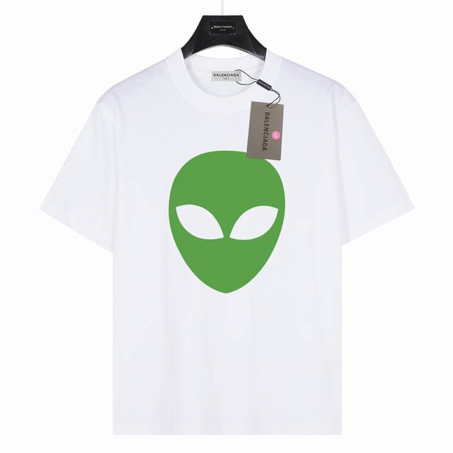单件 款式任意挑，码数任意选。可退换！！！ 240克重磅小落肩100%棉T恤。Os版型，宽松有型好搭配。采用精梳紧密赛络工艺，面料更耐磨。袖口以及下摆三排紧密车