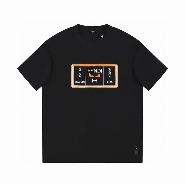 顶级版本 Fendi 芬迪 2025芬迪夏季新款 小怪兽Logo刺绣 圆领短袖T恤男女同款！ 32支纱线270克全棉洗水面料 定型 不缩水 字母 刺绣 工艺 全