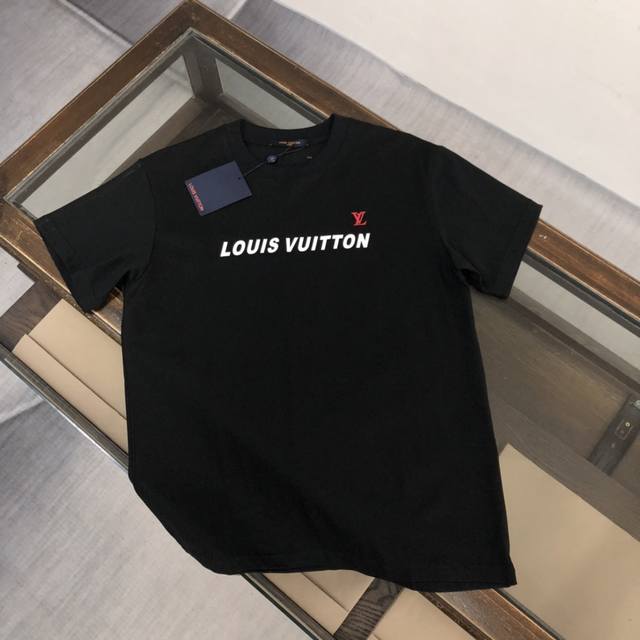 6680# Louis Vuitton Lv 路易威登 25Ss夏季新款圆领短袖T恤！270克重磅高端纯棉面料，手感质感都极完美！修身裁剪设计干净利落！时尚又好