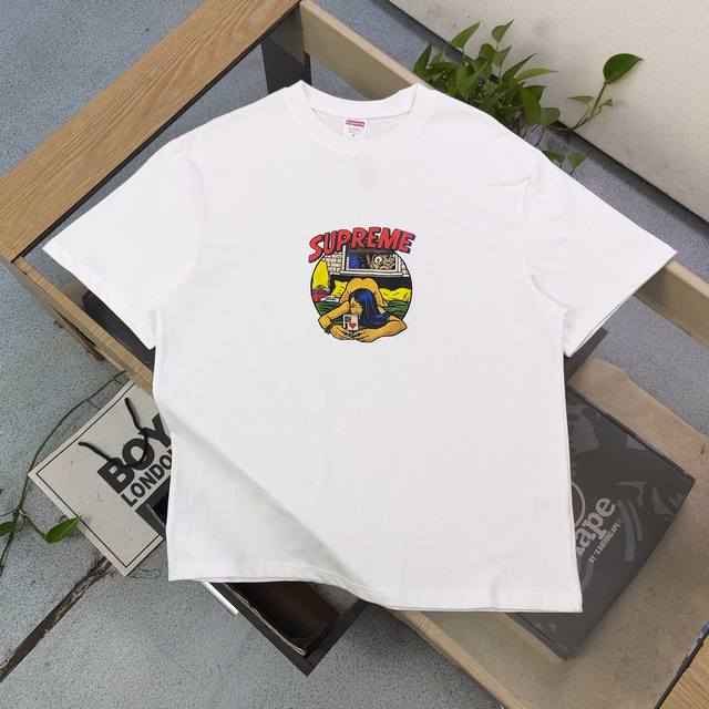 高版本 2025新款Supreme Weeki Bedroom Tee胸前圆形Logo图案印花休闲情侣短袖T恤，经典永远不会过时、人手必备款，面料不起球不起毛，