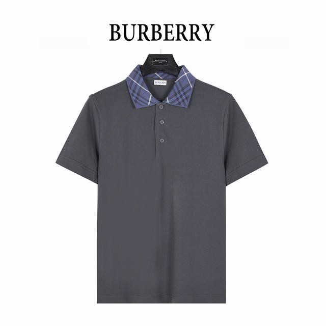 Burberry 巴宝莉 25Ss 格纹领拼接翻领短袖Polo衫 采用与原版 Zp 一致的定制索罗娜 双珠地面料。 织法采用单面芝麻底提花扁机工艺。 这种织法在
