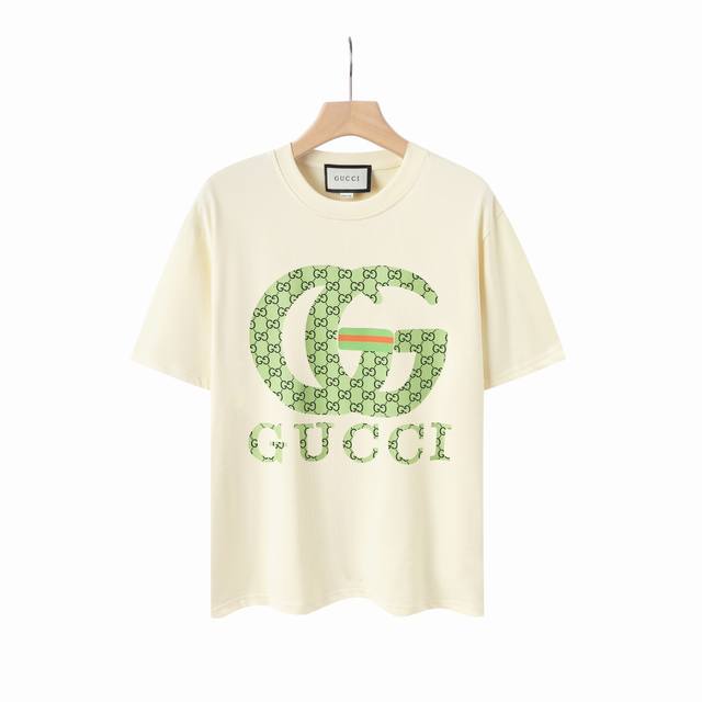 8848# Gucci古驰2025春夏新款绿色双G字母Logo短袖T恤 高版本高版本 全网独家首发 百搭款细节处理完美 2 克双股大牌纯棉面料 数码直喷印花工艺