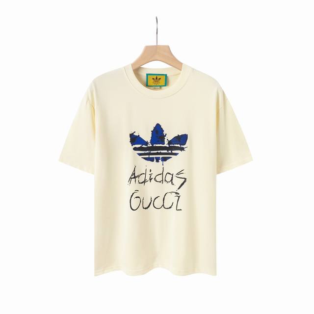 8808# Gucci古驰2025春夏新款联名三叶草卡通字母Logo短袖T恤 高版本高版本 全网独家首发 百搭款细节处理完美 2 克大牌纯棉面料 数码直喷印花工
