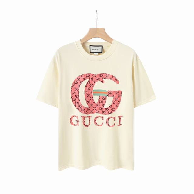 8807# Gucci古驰2025春夏新款绿色双G字母Logo短袖T恤 高版本高版本 全网独家首发 百搭款细节处理完美 2 克大牌纯棉面料 数码直喷印花工艺 十
