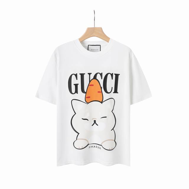 8803# Gu兔子印花，Gucci古驰2025春夏最新短袖！！ 专柜最新款！ 官网上新！！ 专柜同步高品质高版本 超级标志性彩色品牌Logo印花图案 搭配运动