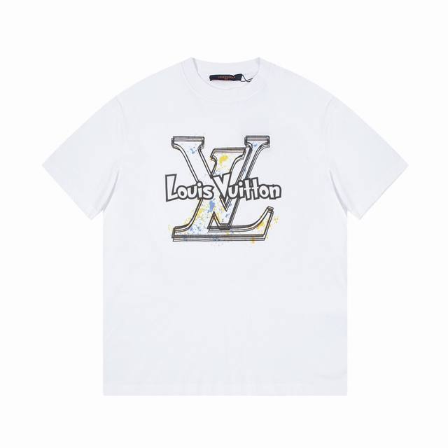 6662## Lv 路易威登短袖 32支Ss夏季新款短袖T恤，品牌特色的Logo工艺，个性艺术系列全网独家首发 百搭款细节处理完美250克纯棉面料十分精致 原版
