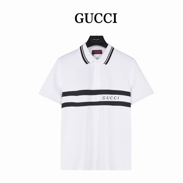 Gucci 古驰 条纹字母短袖Polo衫 原版品质，欢迎对比。 选用棉质珠地网眼布打造，衣领为双系统提花定织扁机制成，有弹性，不变形，衣服全部原生布捆边，前胸双