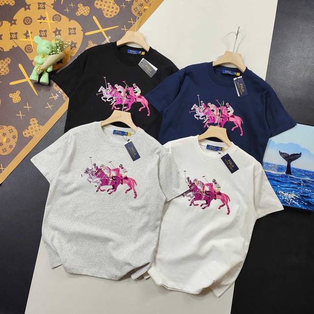 尺码S-Xl精选好货 拉夫劳伦Ralph Lauren新款重工刺绣男女同款情侣短袖T恤 这两年拉夫劳伦风好大！审美真的有大大提高大马刺绣点缀就很好看，搭配短裤和