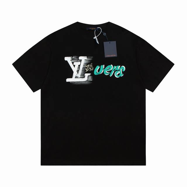 6646# 高品质 Lv 路易威登 龙年涂鸦字母短袖，对色定染面料，超精细平网印花工艺，对位定点印花，采用细致纱网材质做网板，定染纯棉面料，更加体现图案逼真立体